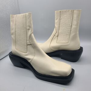 womens "Alohas"  off-white leather ankle boots pull-on square toe heel sz 7/ 37